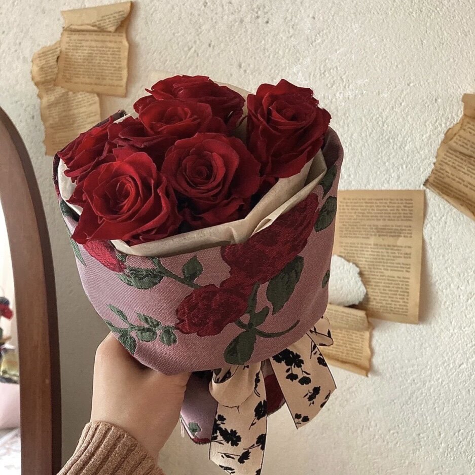 小众高级ins红玫瑰永生花花束高档礼盒全国配送干花送女友生日礼