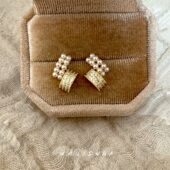 法式 通勤珍珠耳钉 高级感精致弧度银针耳环无耳洞耳夹 别致 A.MU