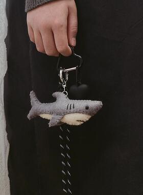 男女情侣小众挂饰海洋包挂鲸鱼钥匙扣鲨鱼尼泊尔手工羊毛毡挂件潮