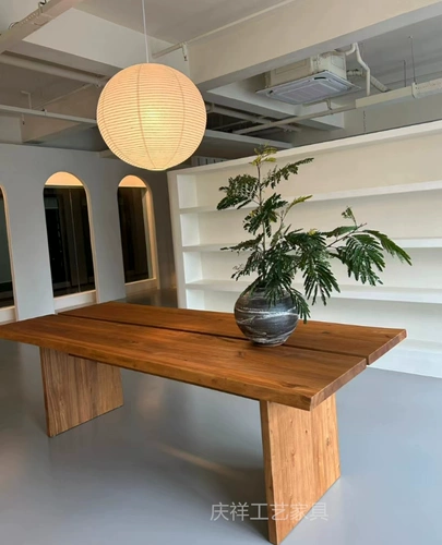 Индивидуальная северная простая сплошная древесная тарелка Workbench Workbench Оригинальный деревянный офисный стол современный минималистский стол