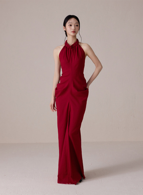 ONMOON 红色挂脖无袖礼服连衣裙 2025夏季新款抽褶修身露背长裙女