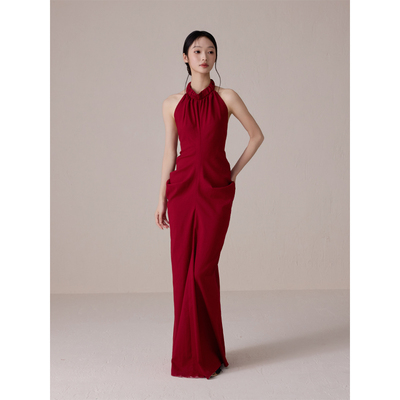 红色挂脖无袖礼服连衣裙