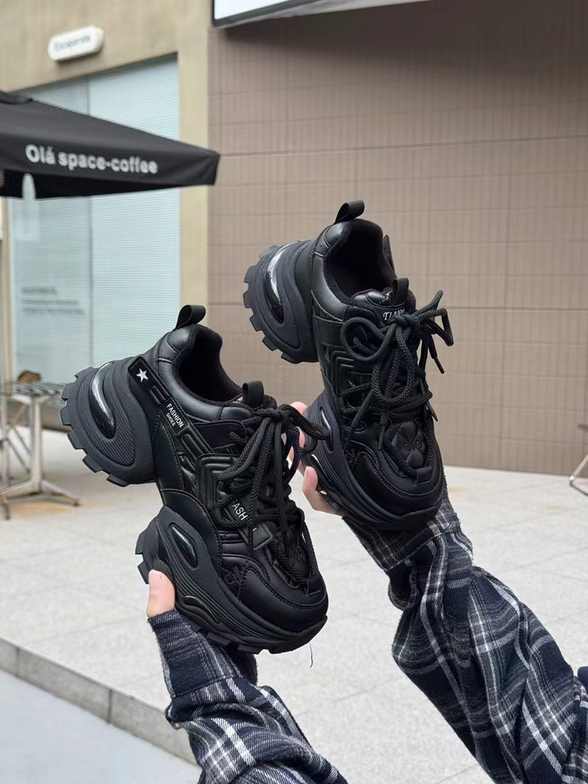 显脚小黑色厚底老爹鞋女ins潮2025新款增高6cm轻便系带休闲运动鞋