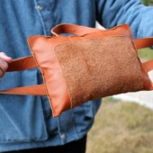 训犬牛皮咬靶咬枕德牧马犬扑咬玩具狗狗训练互动宠物用品耐用咬棒