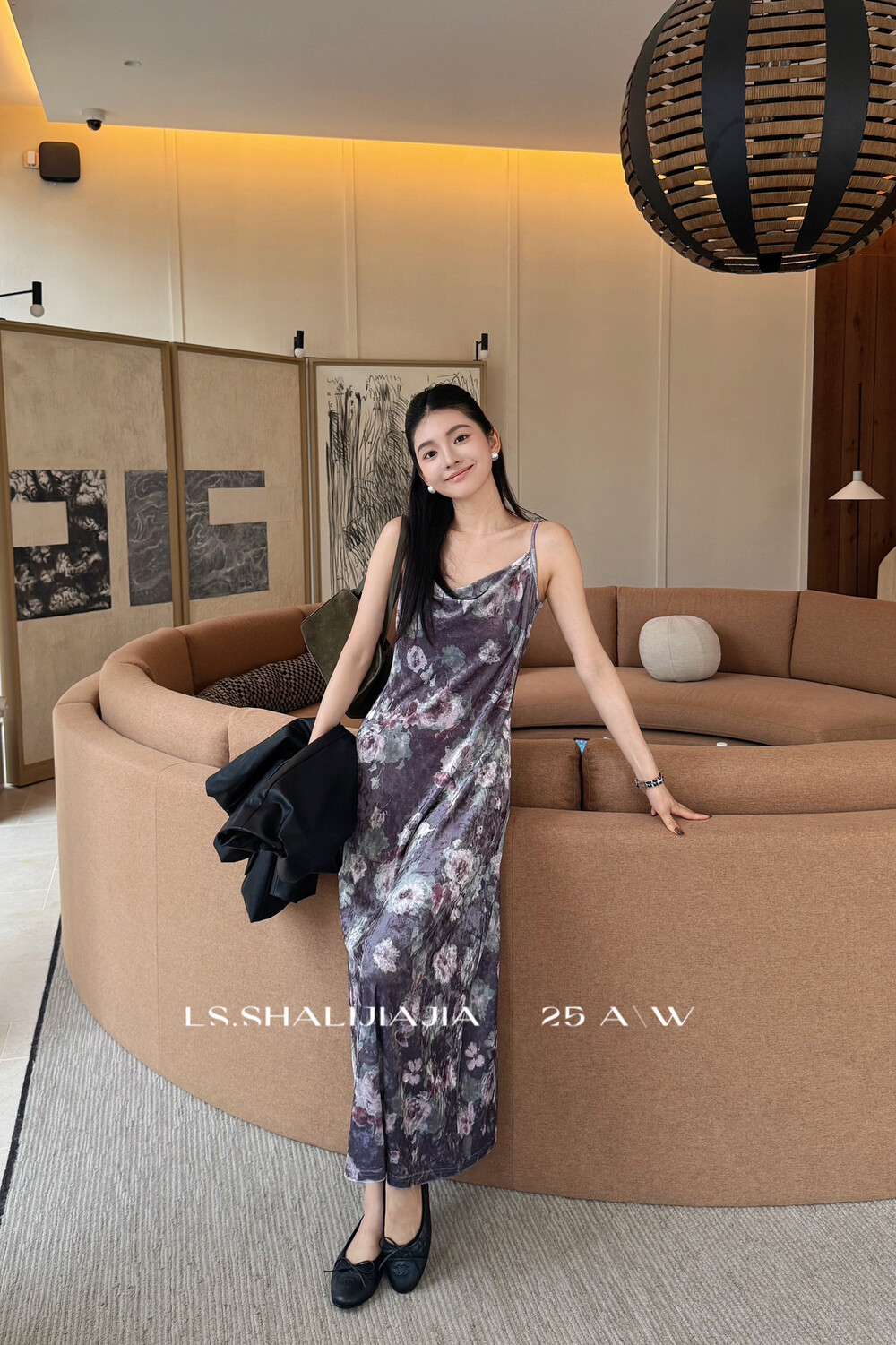 LS秋季2025新款复古荡领碎花丝绒吊带连衣裙女修身显瘦长裙配腰带