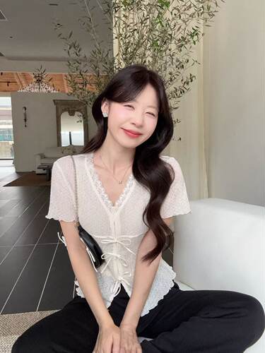 taotaofamily夏季2026新款纯欲风花边V领绑带收腰显瘦短袖上衣女