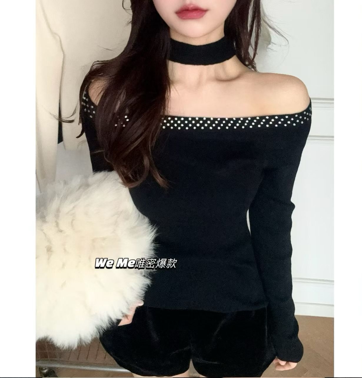 weme春季2026新款一字肩重工镶钻挂脖长袖针织衫女纯欲风露肩上衣