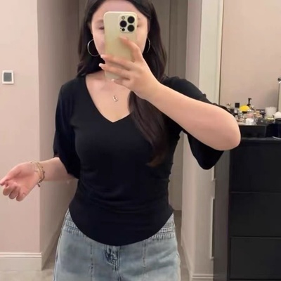 大码微胖休闲短袖t恤女2025新款夏季高级感体恤胖MM遮肉显瘦上衣