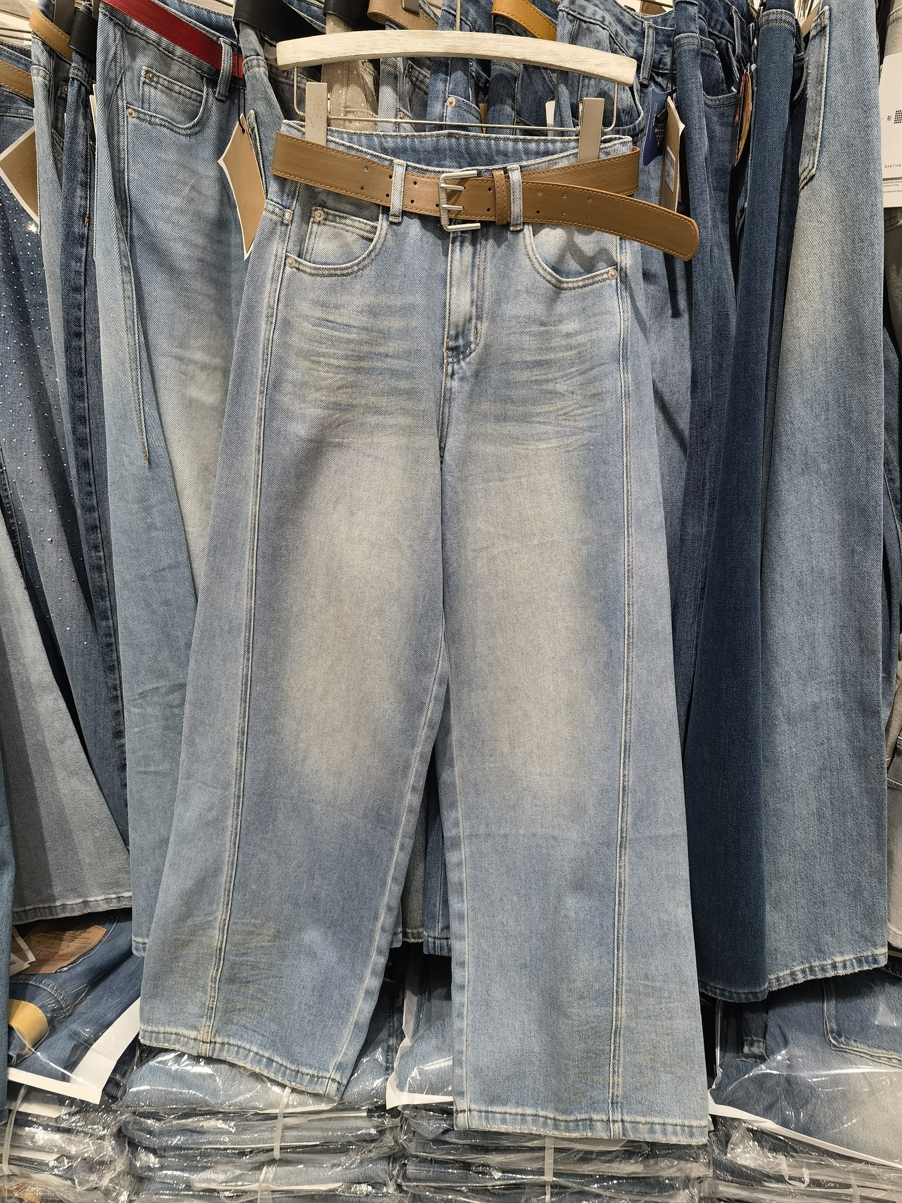 般田KB88616春款新款高腰显瘦复古阔腿裤女牛仔裤浅蓝色2026年新