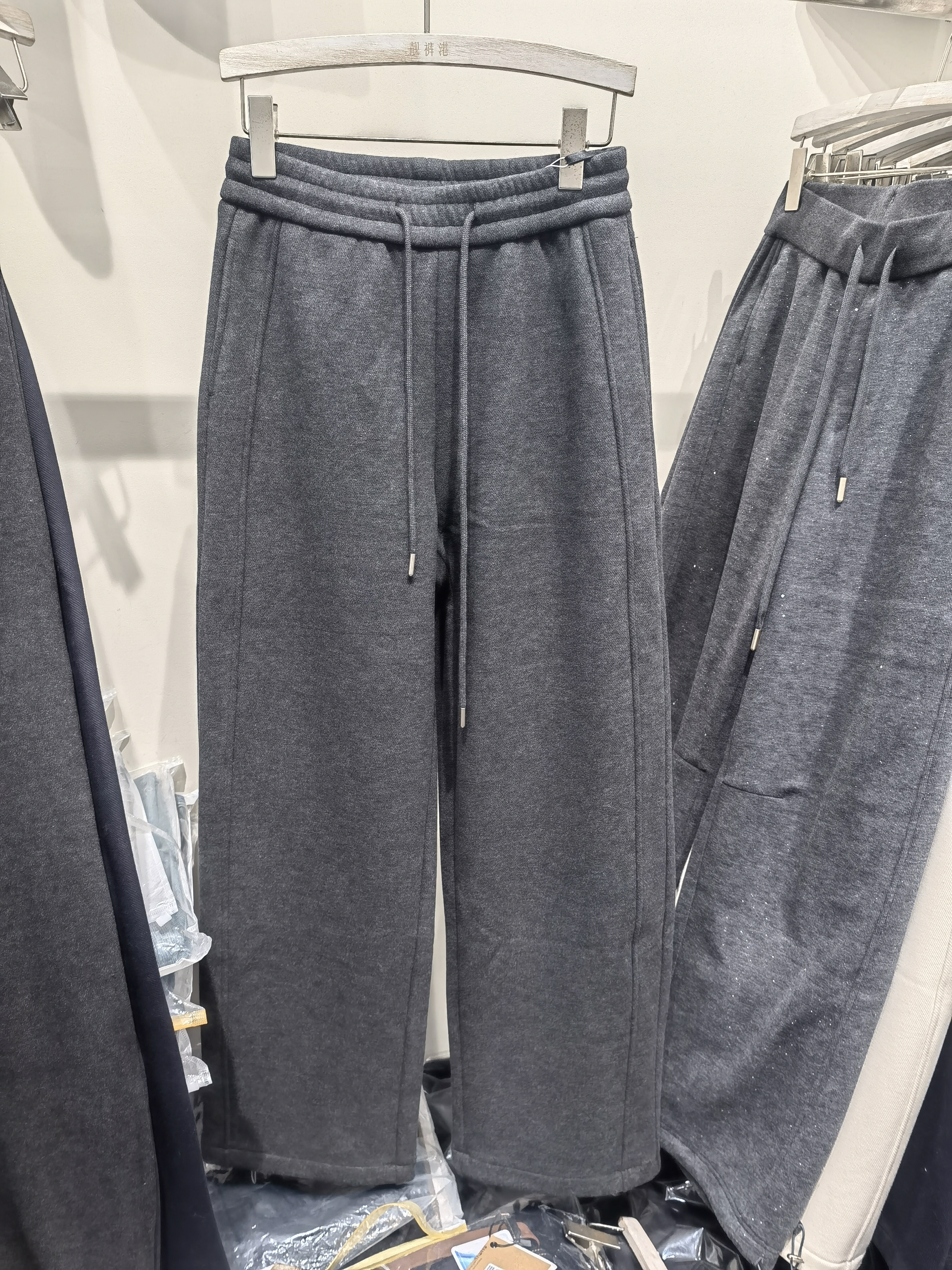 图作0038冬季新款加绒加厚休闲裤松紧腰窄版阔腿裤女微弯刀裤