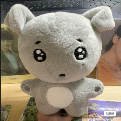 Seventeen小十七李硕珉DK灰色水泥狗披萨包娃娃小公仔卡通包挂件