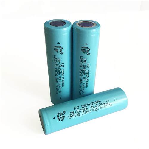 福斯特FST18650锂电池2500mah 数码产品 太阳能马灯 应急灯用电池