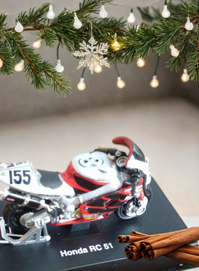 微缩场景模型桌面摆设合金比例1:32本田杜卡迪赛车摩托电单车1:24