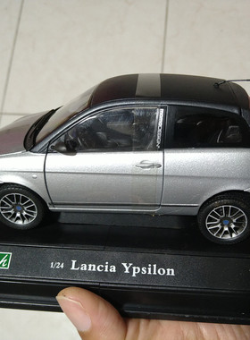 康威卡美亚Lancia Ypsilon车模型比例1:24车轮残次修复品漆面有痕
