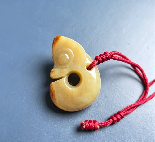 黄白河磨玉玉猪龙