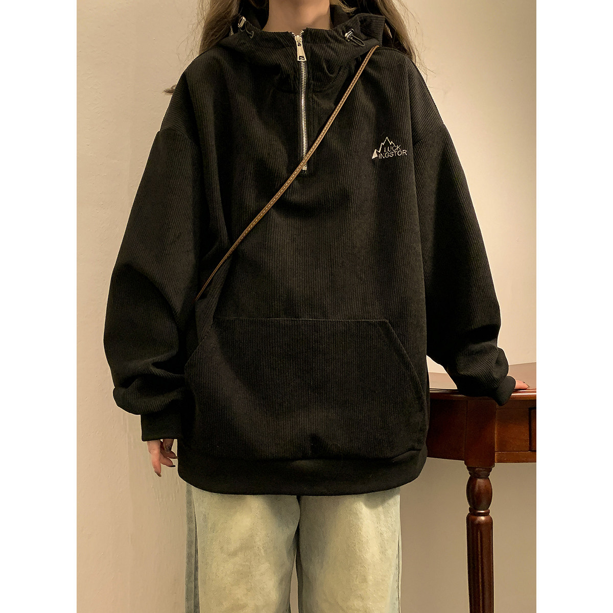 2023女模灯芯绒连帽套刺绣套头卫衣外套灰色W027-P55控78,男装卫衣,电商B237