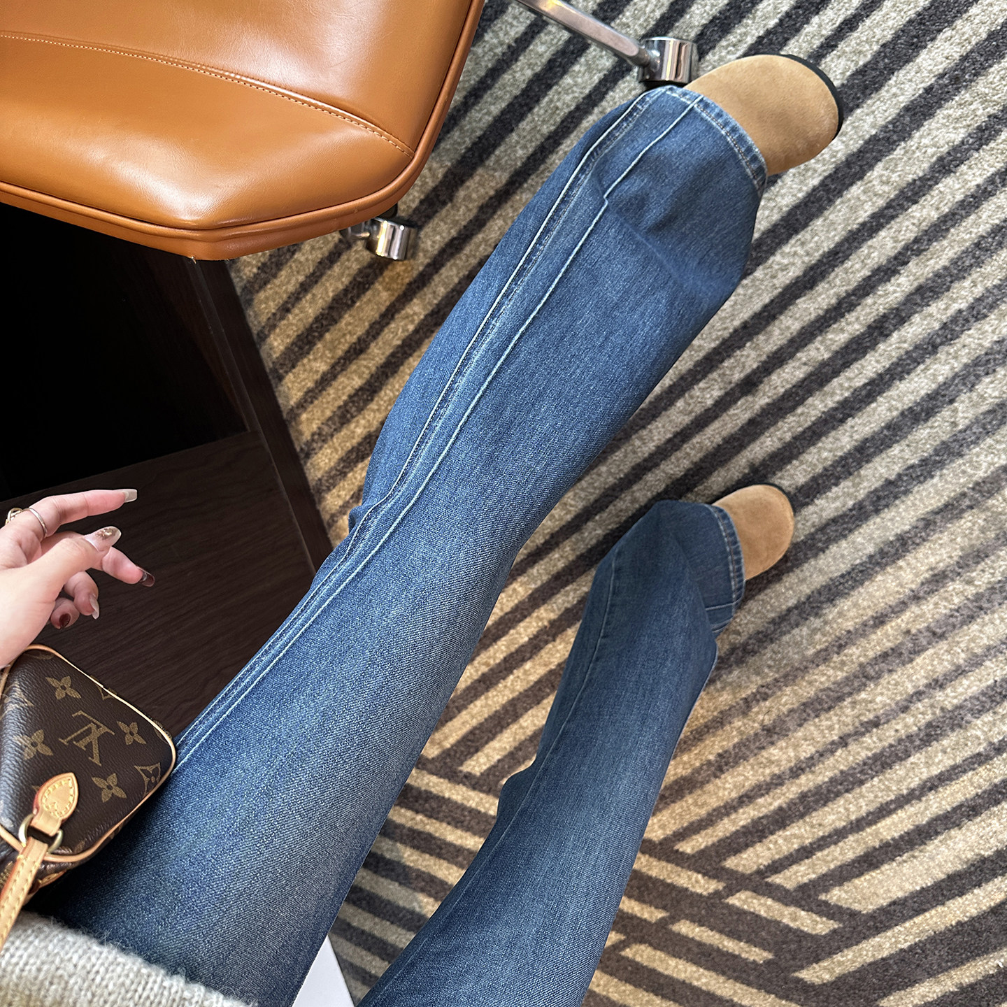 解构漫画腿！~复古高腰微喇牛仔裤女2026新款春深色弹力修身长裤