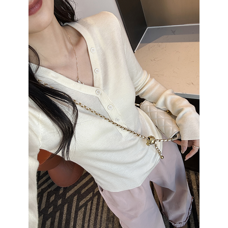 纸片人~！V领羊毛内搭打底衫女