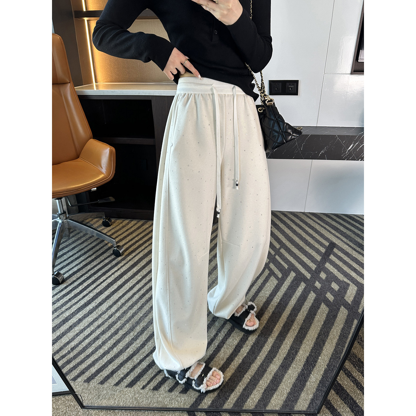 自带吸睛buff！~烫钻弯刀休闲裤女早春新加厚宽松两穿束脚长裤子,女装/女士精品,休闲裤,淘宝优惠券,粉丝福利购,淘宝优惠卷