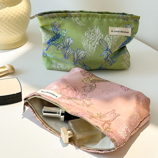 国潮新中式化妆包喜鹊便携护肤品收纳袋旅行洗漱包小方包手拿包
