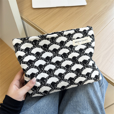 2025新款布艺化妆包小众高级感便携收纳袋小方包补妆包外出洗漱包