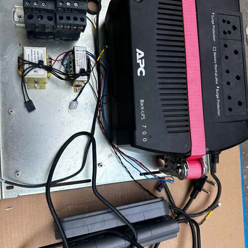 可维修UPS电源 700 BE700Y-IND 实物图拍摄议价