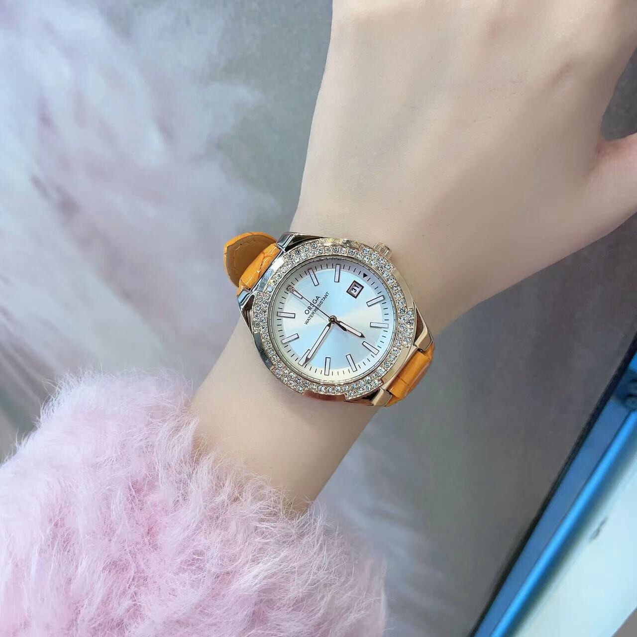 防水带钻女表高端休闲腕表