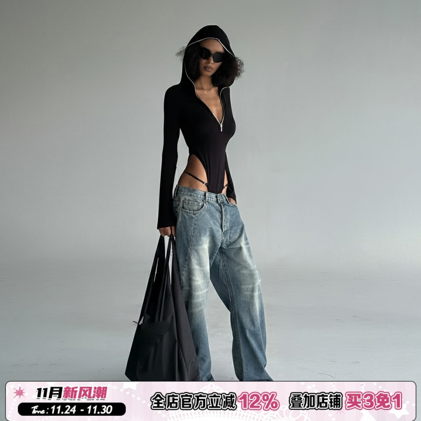 ROCKMORE【酷帅辣妹】机能风黑色拉链连帽长袖性感高开叉连体衣女