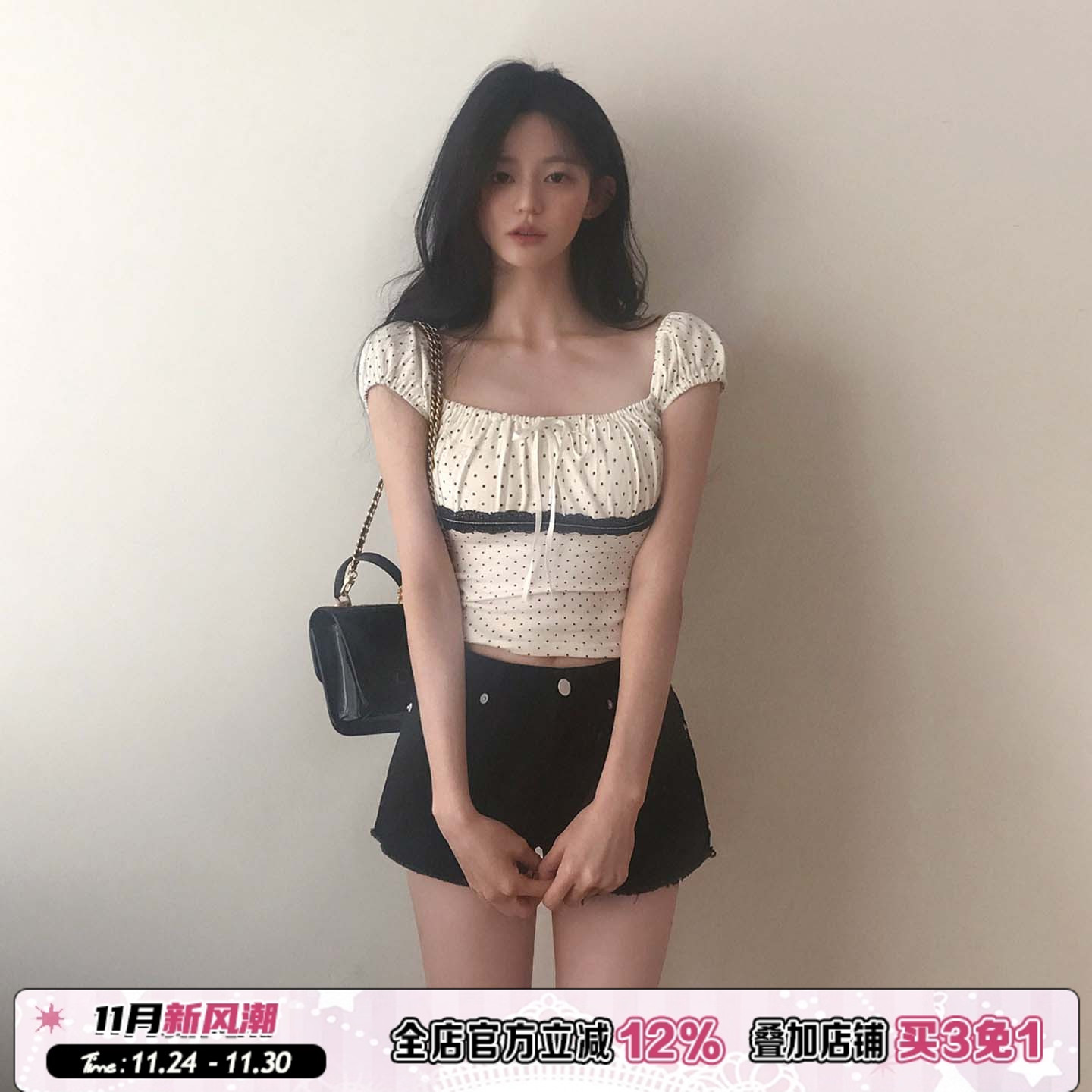 白色蝴蝶结波点蕾丝拼接方领T恤