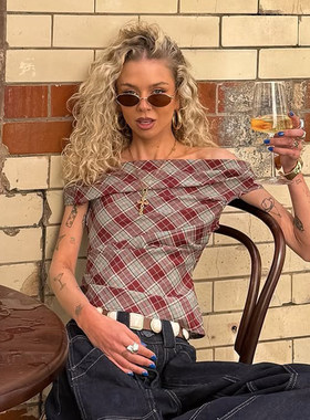 ROCKMORE【街头酷妹】红色复古斜肩短袖格纹T恤 小众修身百搭上衣