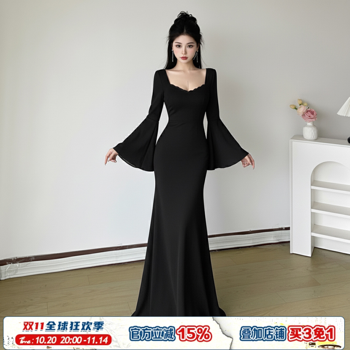 黑色蝙蝠袖方领修身内搭连衣裙