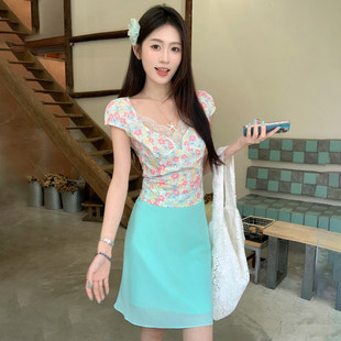 纯欲蕾丝拼接碎花V领T恤&绿色网纱半裙套装 ROCKMORE 青提茉莉