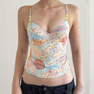 辣妹修身 ROCKMORE 素V领低胸吊带 特色印花串珠元 背心 假日风情