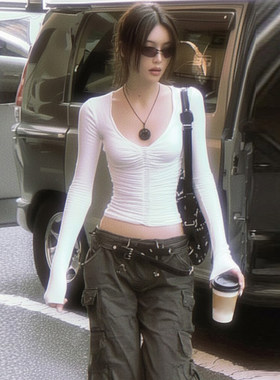 ROCKMORE【高街美式】辣妹风褶皱修身V领低胸长袖T恤白色气质上衣