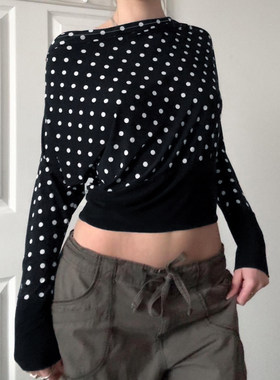 ROCKMORE【简约复古】黑色波点印花斜肩长袖T恤 修身显瘦打底上衣