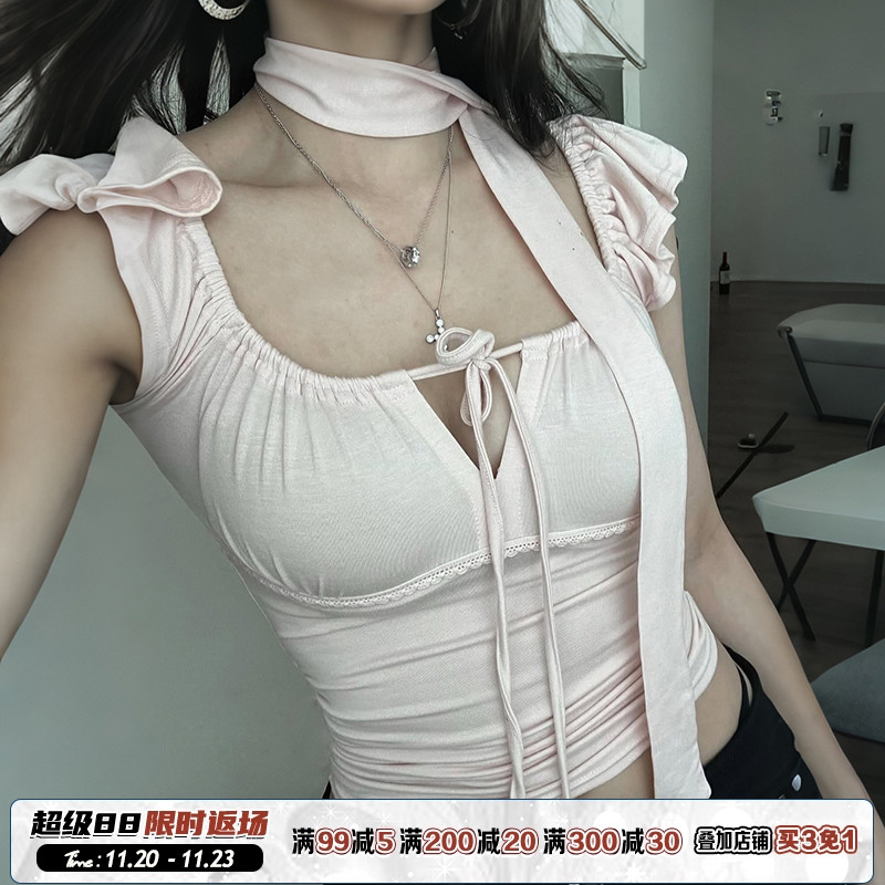 浅粉色小飞袖绑带上衣方领