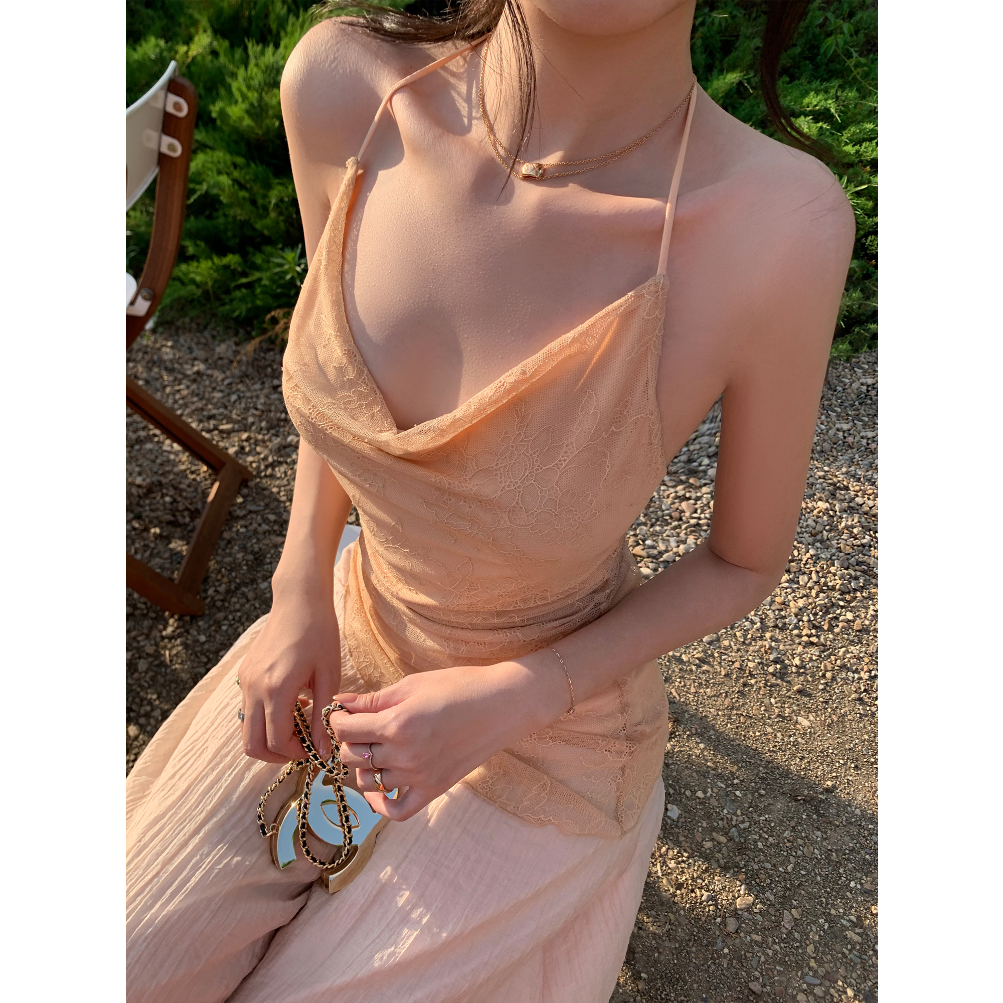 定染双色蕾丝荡领吊带背心