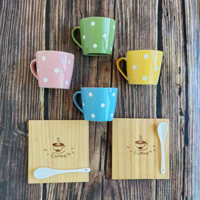 波点陶瓷马克杯套装带勺配竹垫