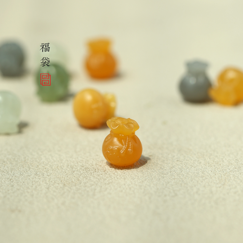 天然和田玉缅黄福袋吊坠