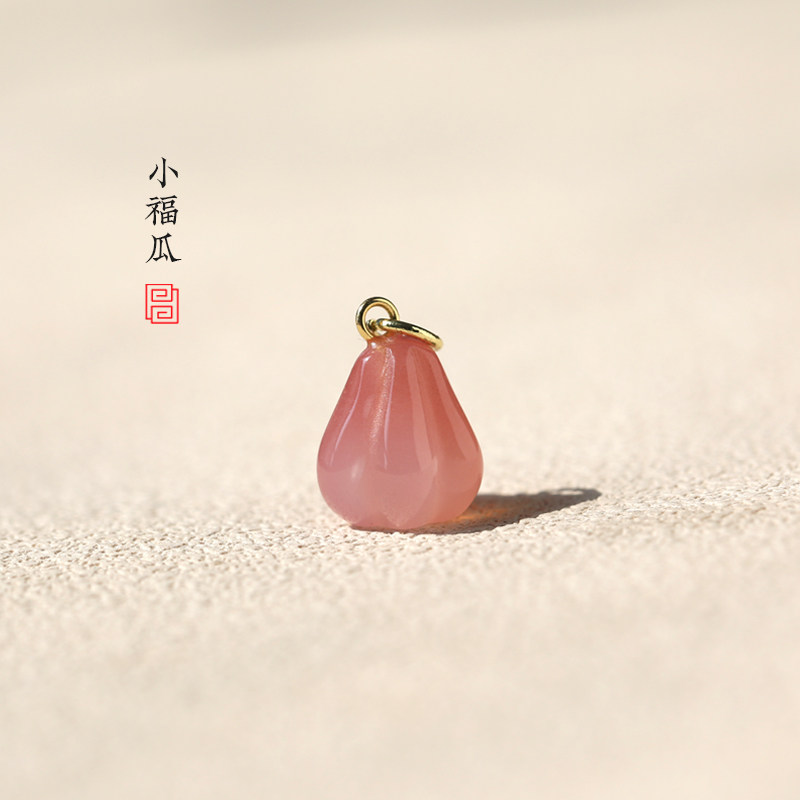 天然红玛瑙福瓜吊坠 粉色女士锁骨链挂坠 个性时尚 生日礼物
