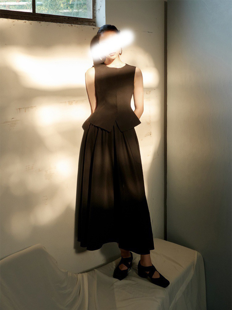 2025夏季新款套装立体剪裁收腰小马甲大伞摆半裙松弛感穿搭两件套