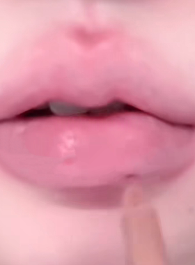 好网感的唇形画法..一支唇线笔就做到了.肉桂豆沙玫瑰咖啡棕丰唇