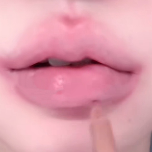 唇形画法..一支唇线笔就做到了.肉桂豆沙玫瑰咖啡棕丰唇 好网感
