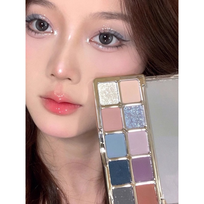 蓝色烟熏截断妆！诗蒂娅十色眼影盘黑粉马卡龙紫绿色破碎感诗帝娅