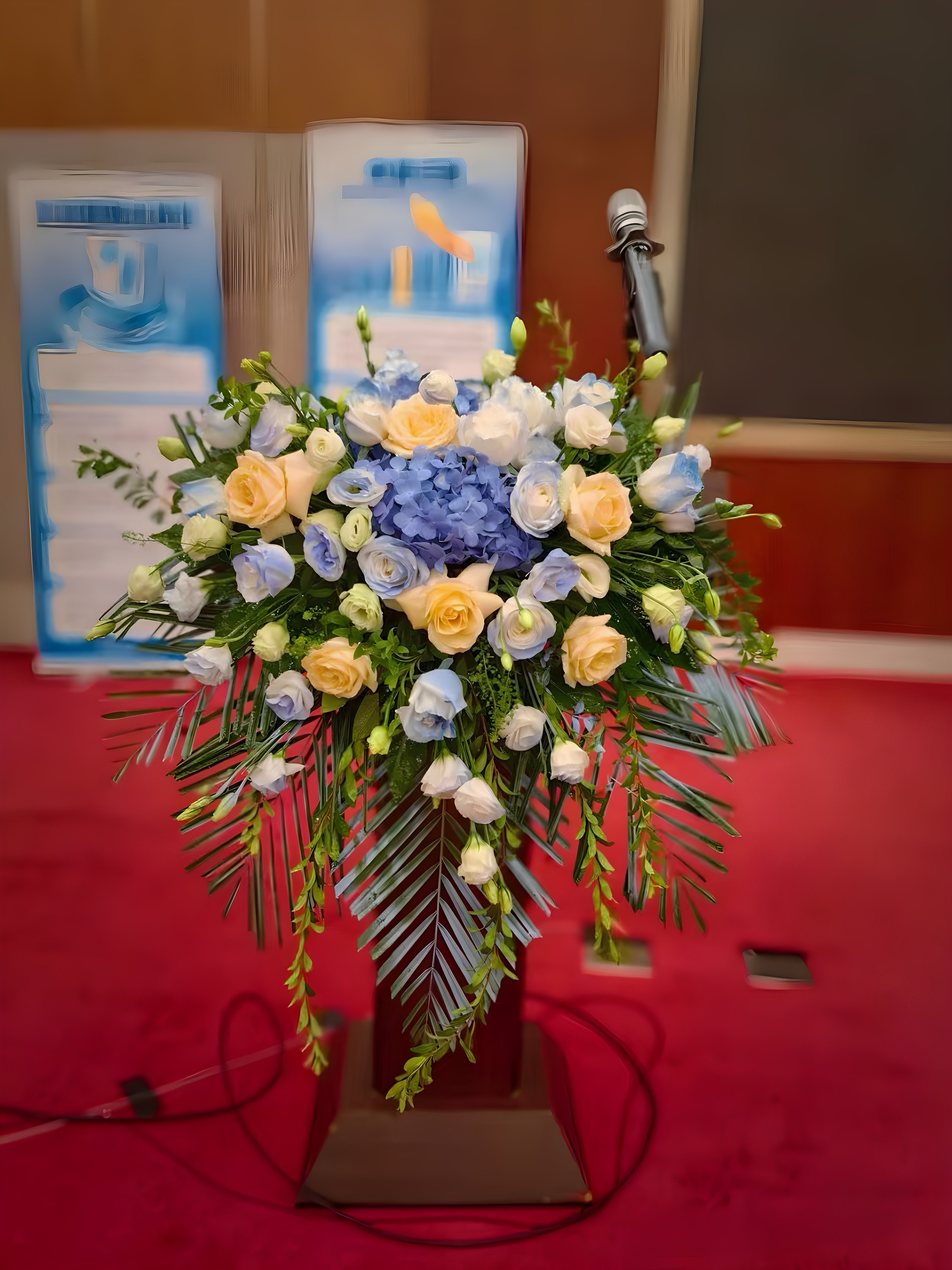 东莞讲台会议桌花商务演讲台办公桌签到主持台商务台真花同城配送