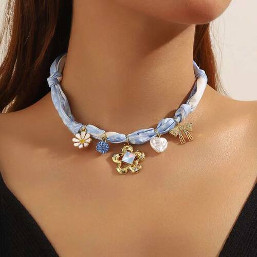 Elegant Bowknot Flower Pendant Necklaces for Women Classic C