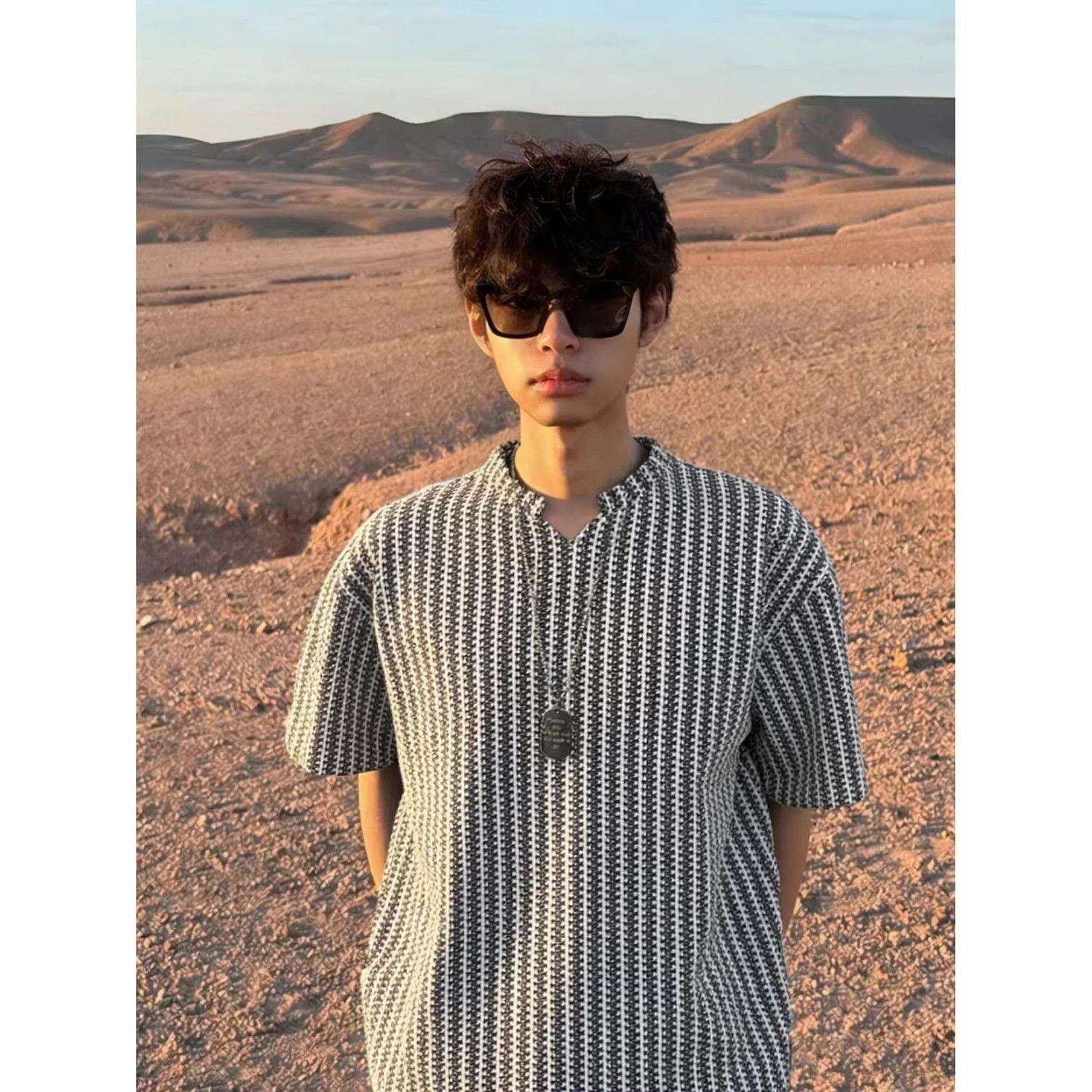 白色鱼骨纹v领t恤男款夏季痞帅高级感重磅短袖美式复古正肩半截袖