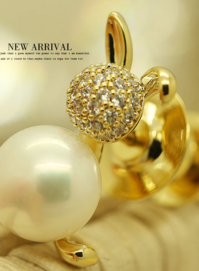 LZ201珍珠小兔合成水晶V领防走光胸针女扣高档领针设计感小众新款