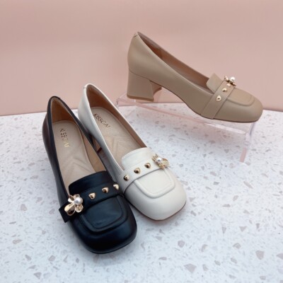 铆钉优雅方头粗跟单鞋接吻猫