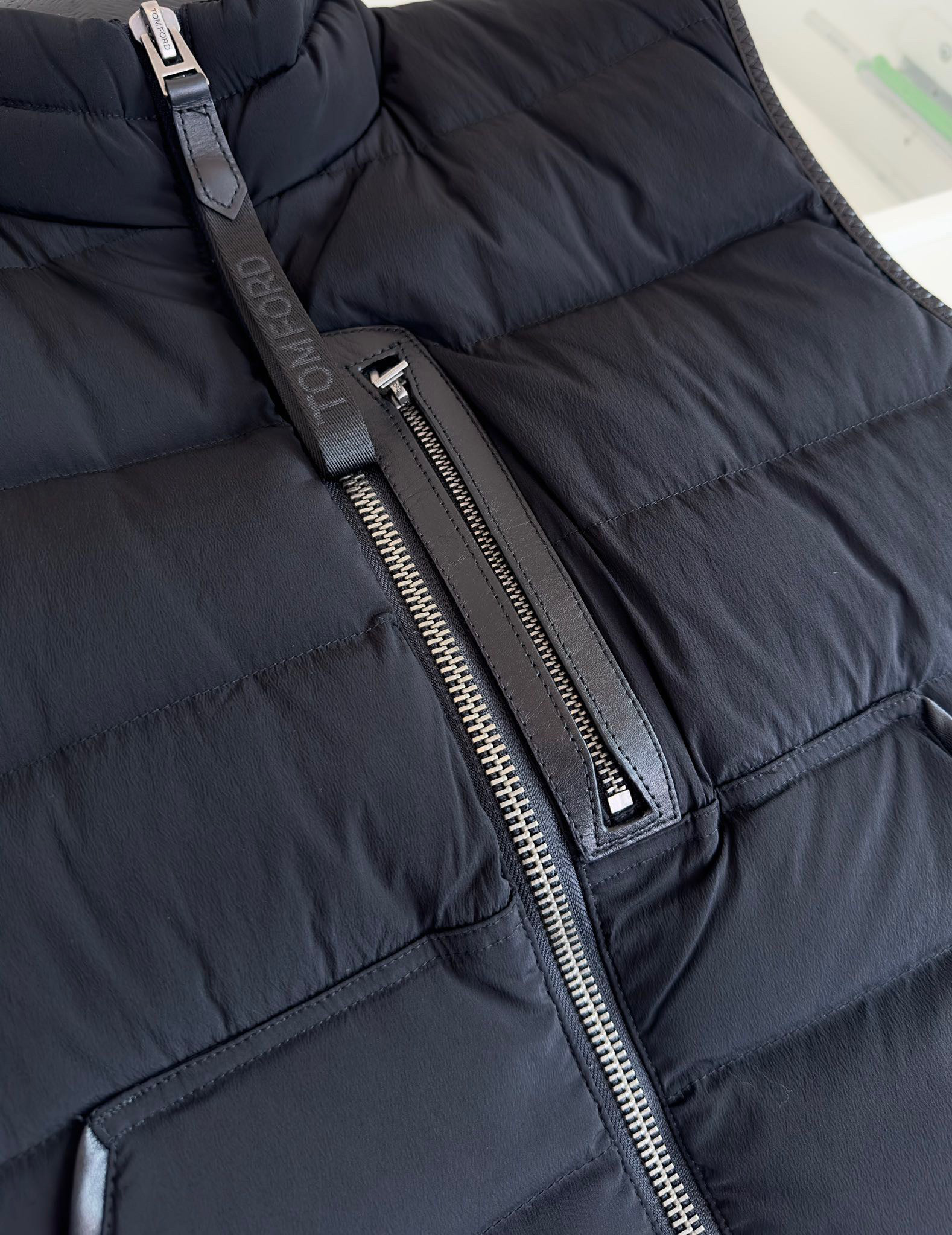 TOM FORDS 24 NEW CLASSIC STAND-COLLAR DOWN VEST MENS BUSINESS COMMUTER DOWN JACKET